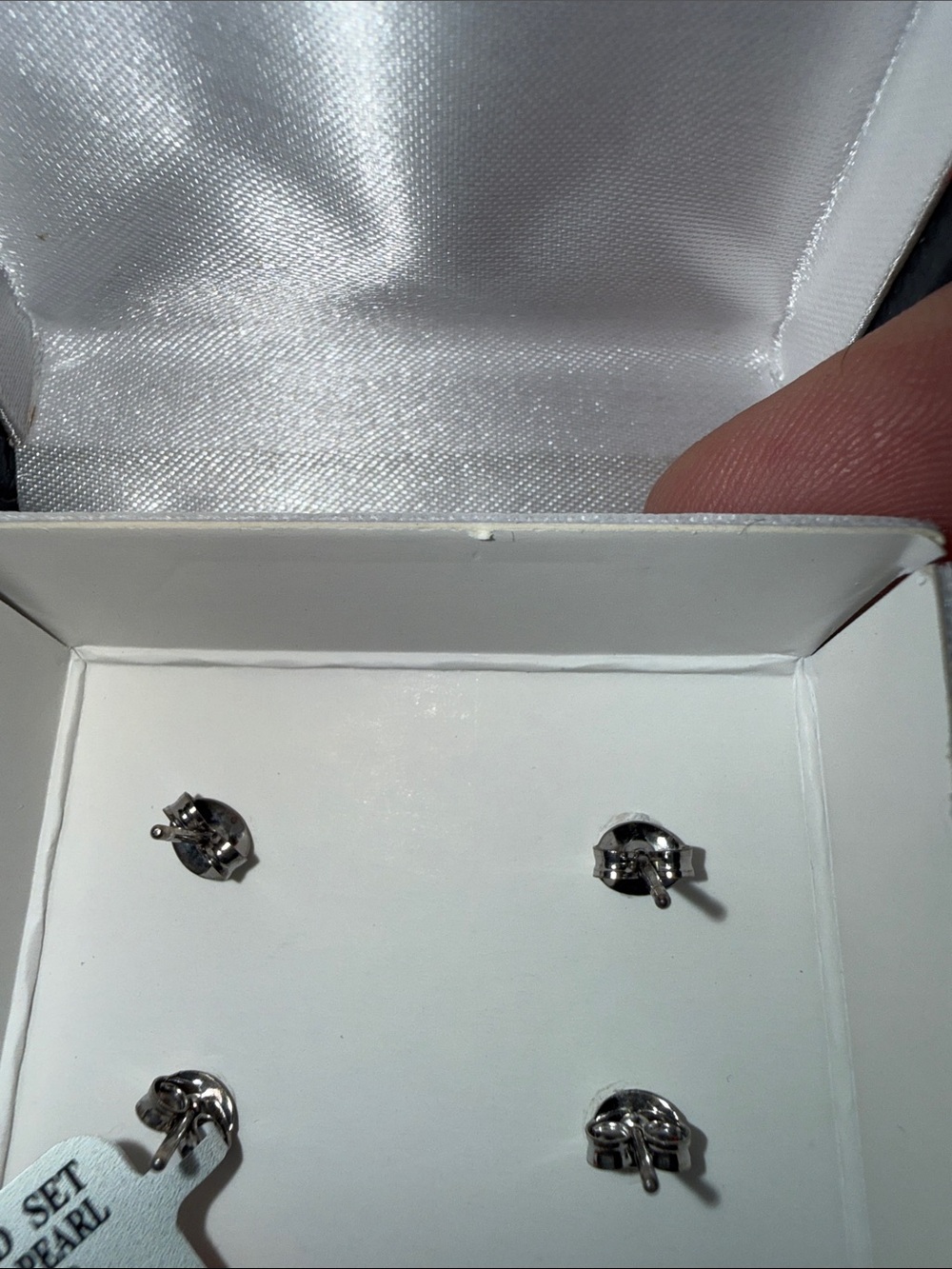 BNIB Cultured Freshwater Pearls Sterling Stud Earrings - White & Cream Pearls - Picture 5 of 9